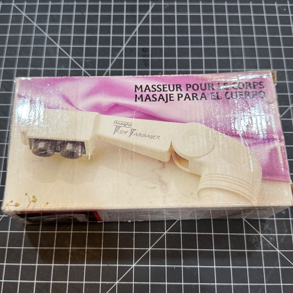 Housefun Body Massager Model F041 Cordless Folding Vintage White with 4 Heads